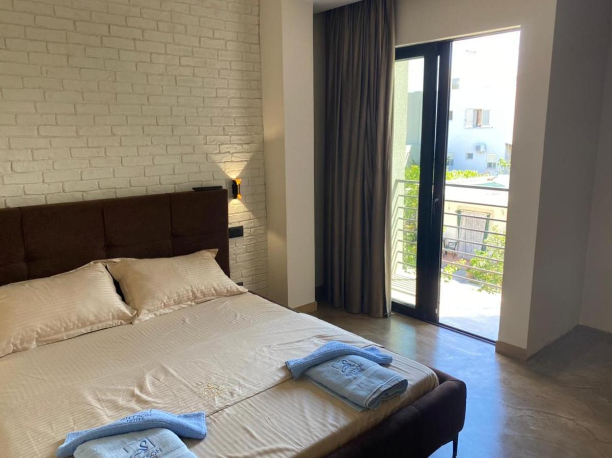 Ritson Hotel Vlorë Exteriör bild