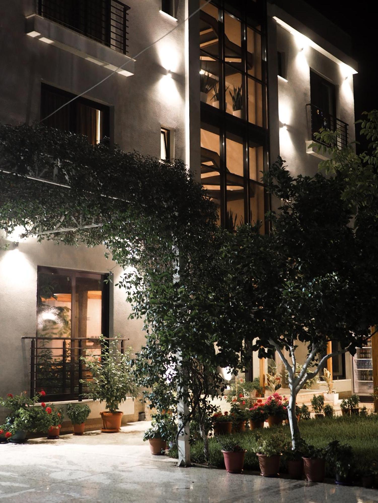 Ritson Hotel Vlorë Exteriör bild